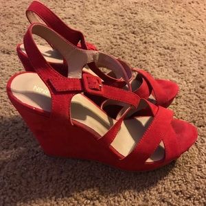 Red Nine West wedges